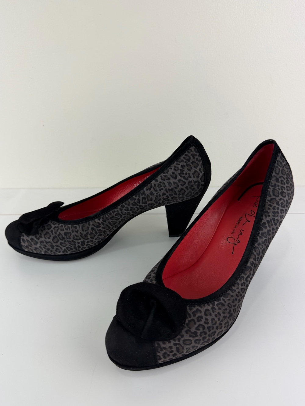 Pas de Rouge Made in Italy Leopard Print Pumps EU 39.5 US 9